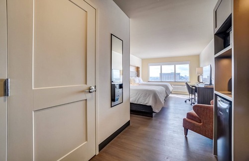 District Saint - Raymond - Vanier Hotel | Holiday Inn Gatineau - Ottawa by IHG