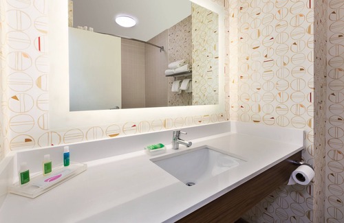 Cutlerville Hotel | Holiday Inn Grand Rapids - South by IHG