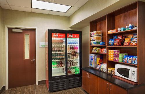 East Paris Hotel | Holiday Inn Grand Rapids-Airport by IHG