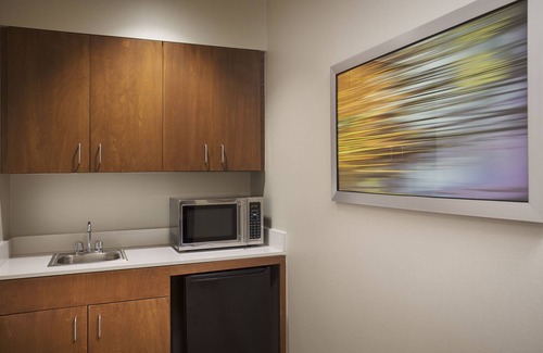 East Paris Hotel | Holiday Inn Grand Rapids Airport by IHG