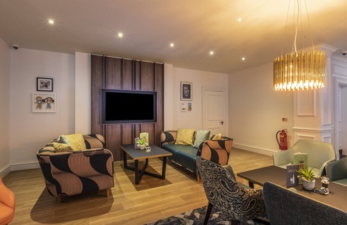 Guildford Hotel | Holiday Inn Guildford by IHG