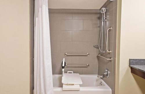 Middletown Hotel | Holiday Inn Harrisburg East by IHG