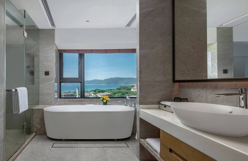 Tianya District Hotel | Holiday Inn Hotel and Suites Sanya Yalong Bay by IHG