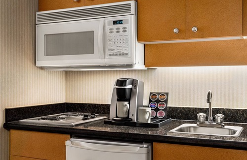 District of North Vancouver Hotel | Holiday Inn Hotel & Suites North Vancouver by IHG