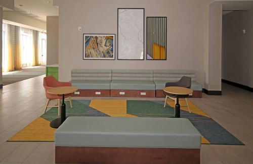 Fayetteville Hotel | Holiday Inn Hotel & Suites Fayetteville W-Fort Bragg Area by IHG
