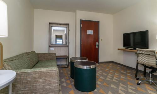 Beaufort Hotel | Holiday Inn Hotel & Suites Beaufort at Highway 21 by IHG