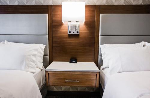 Southeast Calgary Hotel | Holiday Inn Hotel & Suites Calgary South - Conference Ctr by IHG