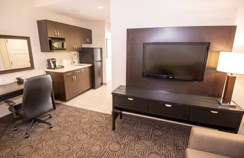 Red Deer Hotel | Holiday Inn Hotel & Suites Red Deer South by IHG