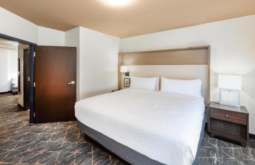 South Tulsa Hotel | Holiday Inn Hotel & Suites Tulsa South by IHG