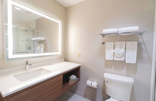 Energy Corridor Hotel | Holiday Inn Hou Energy Corridor Eldridge by IHG