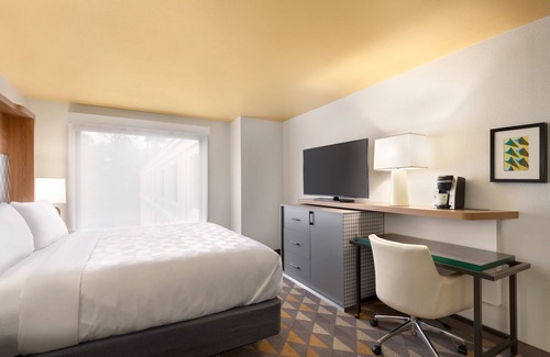 Houston Hotel | Holiday Inn Houston Intercontinental Airport by IHG
