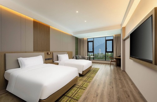 Chizhou Hotel | Holiday Inn Jiuhua Mountain Hot Spring by IHG