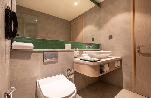 Katra Hotel | Holiday Inn Katra Vaishno Devi by IHG
