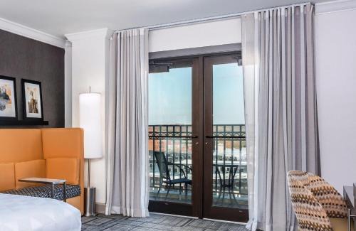 Lafayette Hotel | Holiday Inn Lafayette-City Centre by IHG