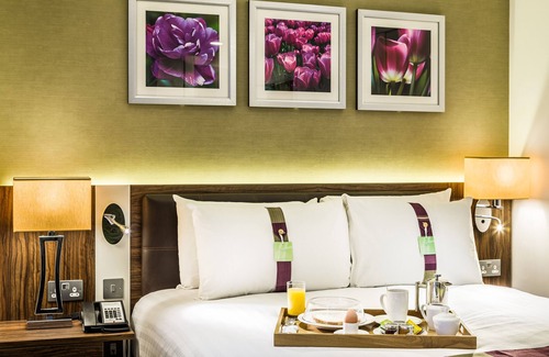 Watford Hotel | Holiday Inn London - Watford Junction by IHG