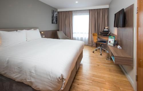 East Acton Hotel | Holiday Inn London West by IHG