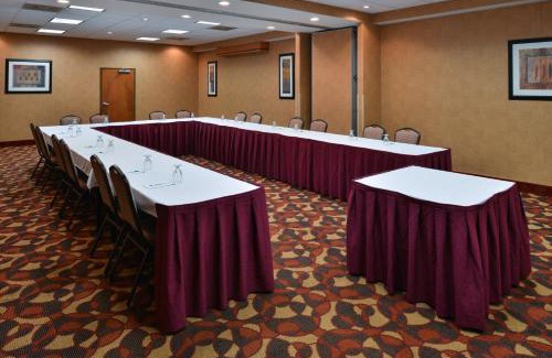 Martinsburg Hotel | Holiday Inn Martinsburg by IHG