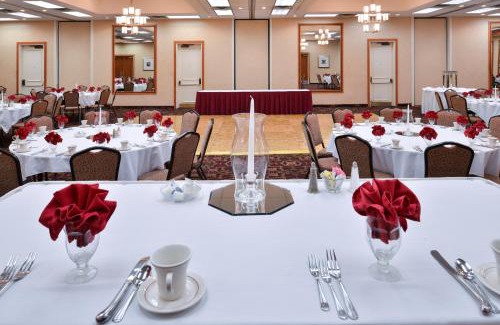 Martinsburg Hotel | Holiday Inn Martinsburg by IHG