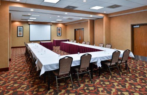 Martinsburg Hotel | Holiday Inn Martinsburg by IHG