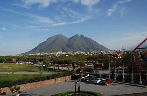 Monterrey Centro Hotel | Holiday Inn Monterrey-Parque Fundidora by IHG