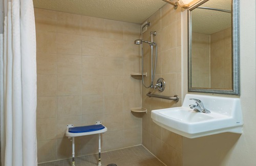 Terrytown Hotel | Holiday Inn New Orleans West Bank Tower by IHG