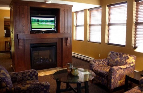 Pewaukee Hotel | Holiday Inn Pewaukee - Milwaukee West by IHG