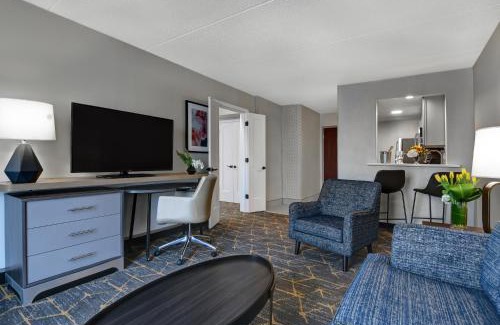 Cherry Hill Hotel | Holiday Inn Philadelphia-Cherry Hill by IHG