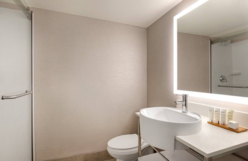 South Philadelphia West Hotel | Holiday Inn Philadelphia Arpt-Stadium Area by IHG