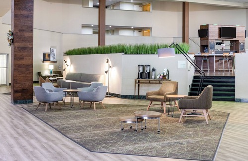 Swedesboro Hotel | Holiday Inn Philadelphia South - Swedesboro by IHG