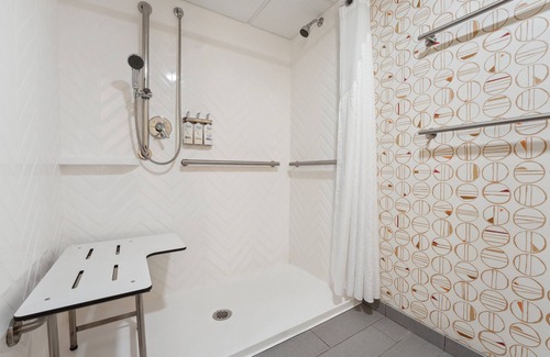 Portsmouth Hotel | Holiday Inn Portsmouth by IHG