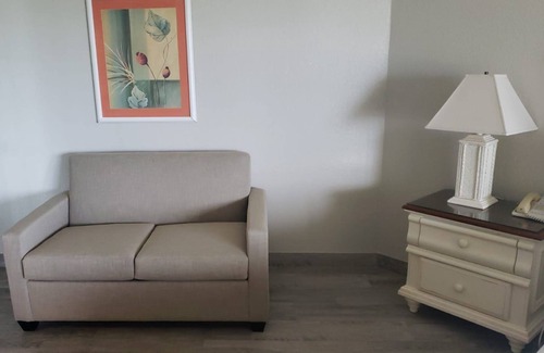 Crystal Harbour Apartment | Holiday Inn Resort Grand Cayman