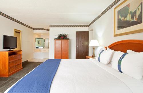 Rockford Hotel | Holiday Inn Rockford by IHG