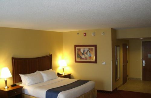 Rocky Mount Hotel | Holiday Inn Rocky Mount I-95 @ US 64 by IHG