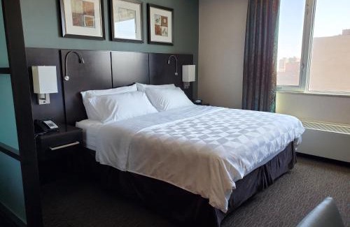 Saskatoon Downtown Hotel | Holiday Inn Saskatoon Downtown by IHG