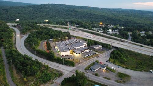 Dunmore Hotel | Holiday Inn Scranton East - Dunmore by IHG