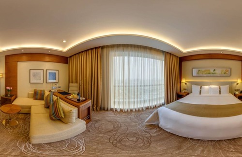 Pudong Hotel | Holiday Inn Shanghai Pudong Kangqiao by IHG