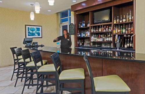 Statesboro Hotel | Holiday Inn Statesboro-University Area by IHG