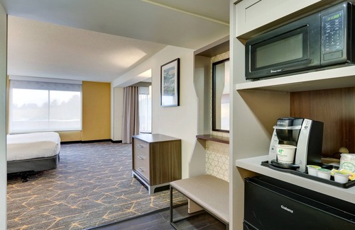 Verona Hotel | Holiday Inn Staunton Conference Center by IHG