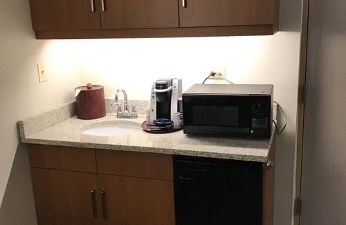 Bolingbrook Hotel | Holiday Inn & Suites Bolingbrook by IHG