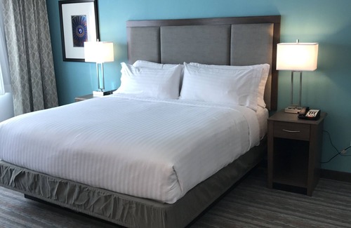 Centennial Hotel | Holiday Inn & Suites Denver Tech Center-Centennial by IHG