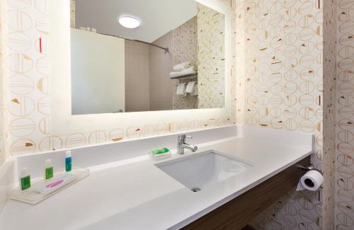 Cutlerville Hotel | Holiday Inn & Suites Grand Rapids - South by IHG