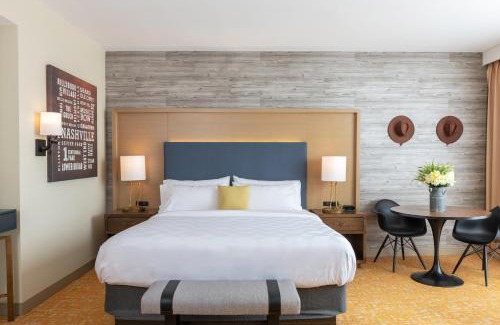 Sobro Hotel | Holiday Inn & Suites Nashville Downtown Broadway