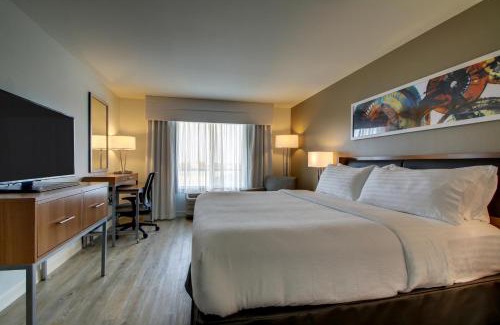 Orange Prairie Hotel | Holiday Inn & Suites Peoria at Grand Prairie by IHG