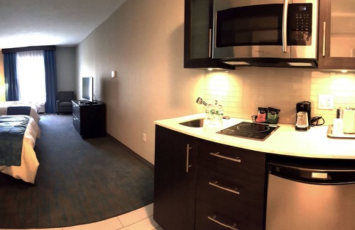 Syracuse Hotel | Holiday Inn & Suites Syracuse Airport - Liverpool by IHG