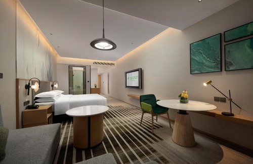 Han Yang Hotel | Holiday Inn & Suites Wuhan International Expo, an IHG Hotel