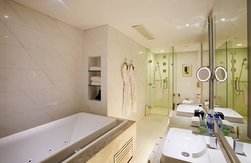 Taicang Hotel | Holiday Inn Taicang City Centre by IHG