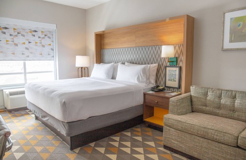 Maumee Hotel | Holiday Inn Toledo-Maumee (I-80/90) by IHG