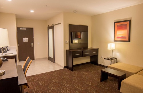 Trophy Club Hotel | Holiday Inn Trophy Club by IHG