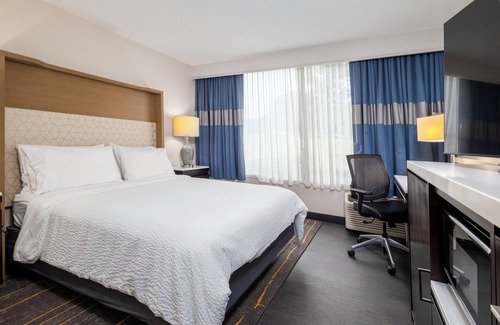 Colliers Hotel | Holiday Inn Weirton - Steubenville Area by IHG