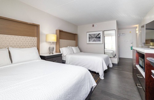 Colliers Hotel | Holiday Inn Weirton - Steubenville Area by IHG